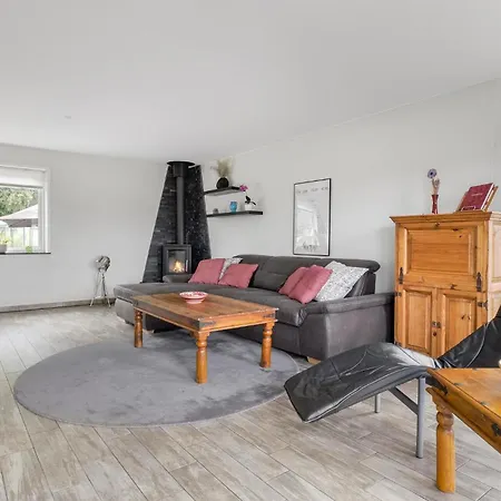 3 Bedroom Cozy In Sydals *