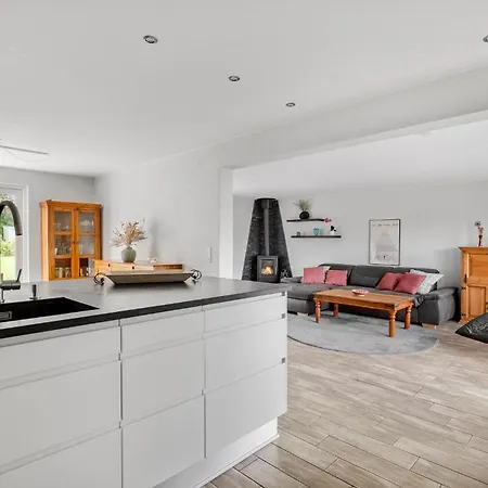 3 Bedroom Cozy In Sydals